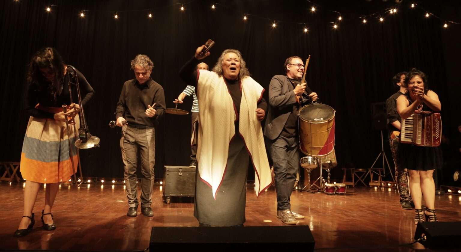 A Despedida de Teuda Bara: Ícone do Teatro Mineiro e Ex-Aluna Distinta da UFMG A Despedida de Teuda Bara: Ícone do Teatro Mineiro e Ex-Aluna Distinta da UFMG