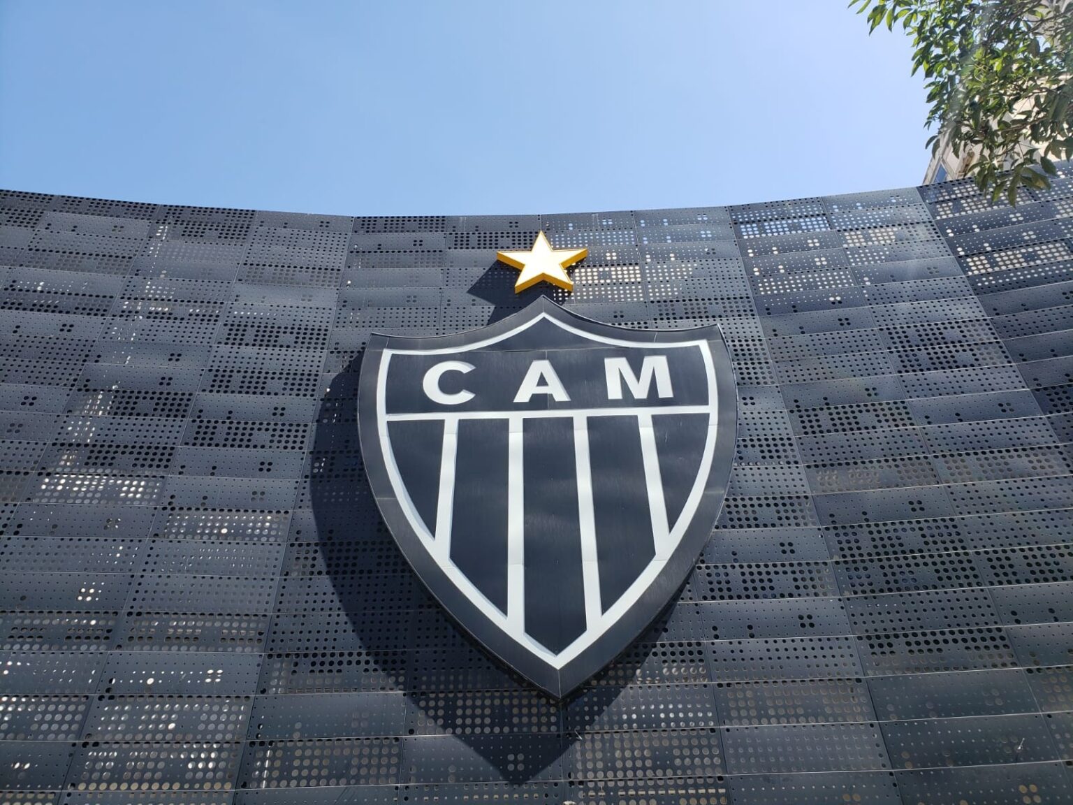 Dívidas Pendentes do Atlético-MG Comprometem Credibilidade no Mercado Dívidas Pendentes do Atlético-MG Comprometem Credibilidade no Mercado