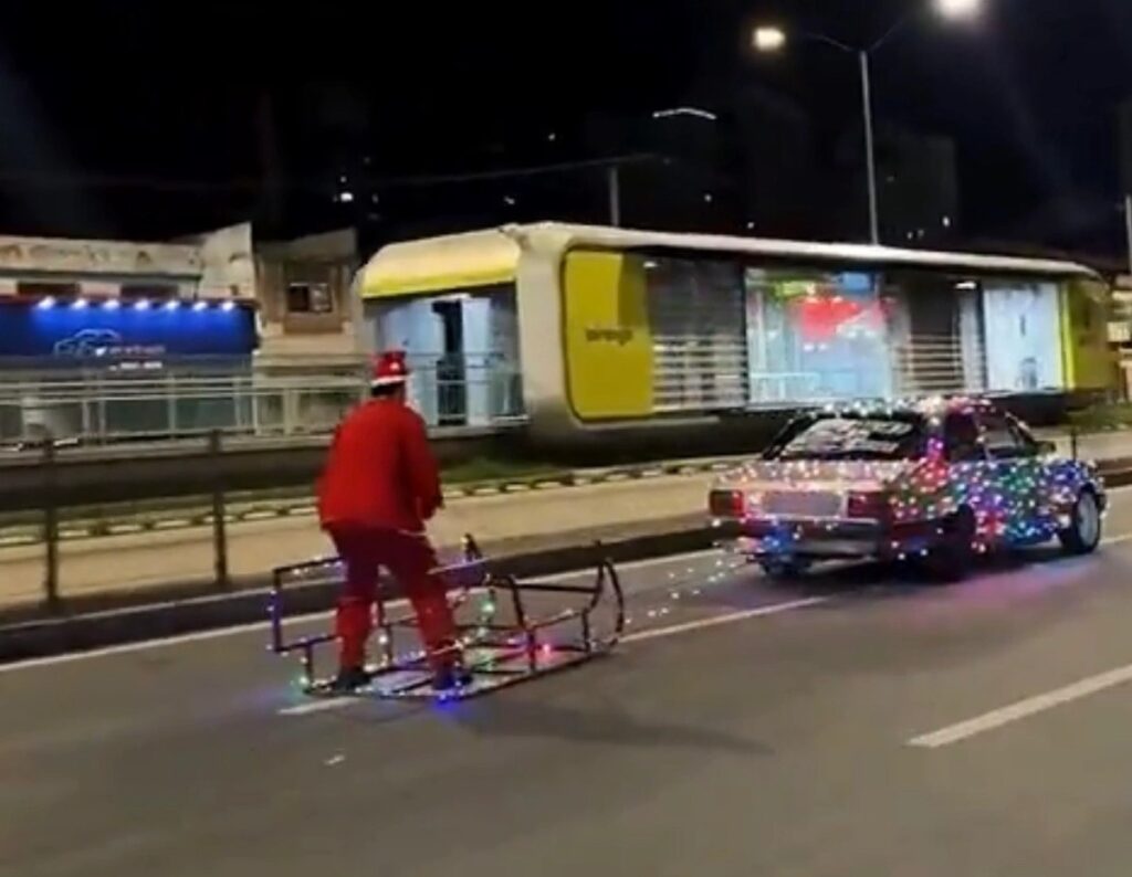 Homem Fantasiado de Papai Noel Realiza Manobras Perigosas em Belo Horizonte Homem Fantasiado de Papai Noel Realiza Manobras Perigosas em Belo Horizonte