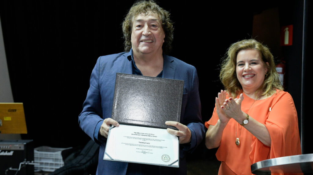 Milton Nascimento e Toninho Horta: Doutores Honoris Causa da UFMG em Grande Estilo Milton Nascimento e Toninho Horta: Doutores Honoris Causa da UFMG em Grande Estilo