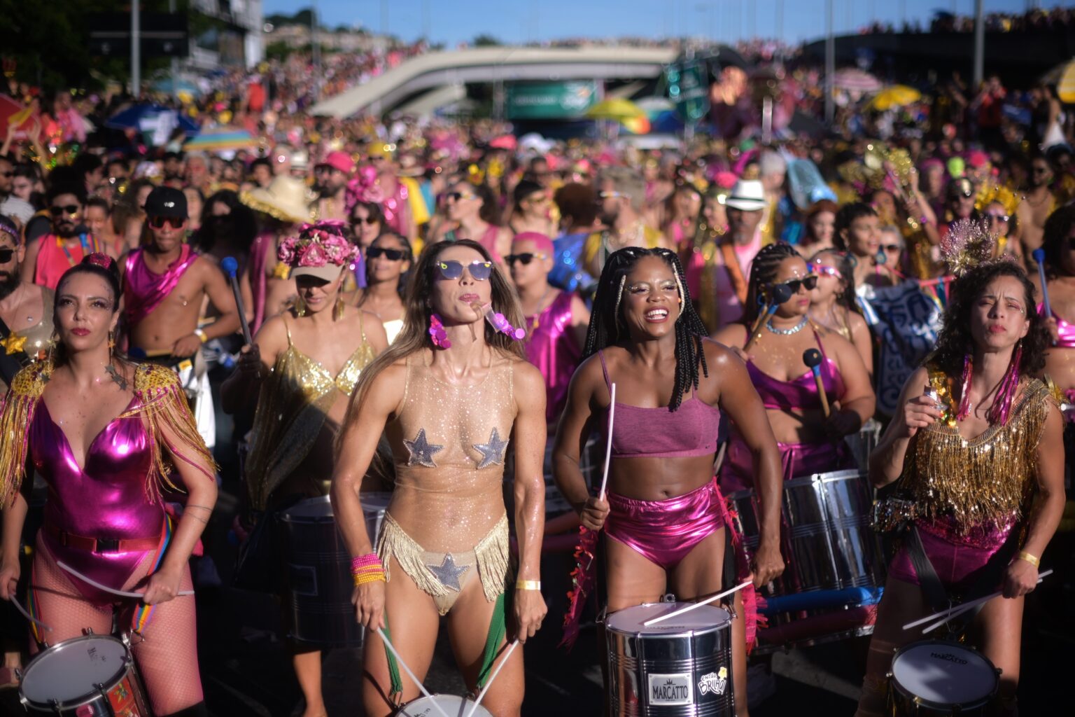 Agenda Cultural em BH: Ensaios de Carnaval, Teatro e Exposições Imperdíveis Agenda Cultural em BH: Ensaios de Carnaval, Teatro e Exposições Imperdíveis