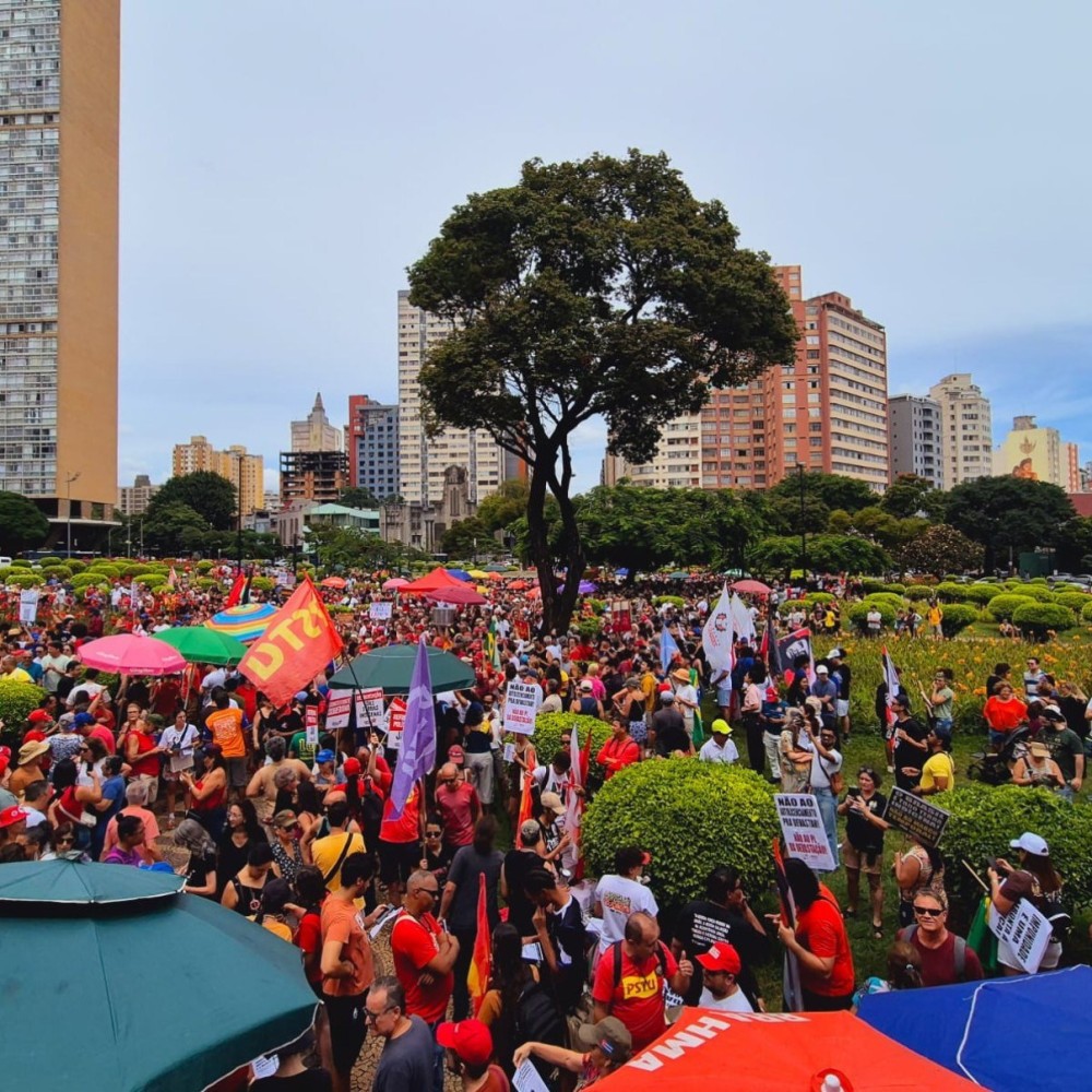 Belo Horizonte Se Mobiliza Contra Ação dos EUA: Manifestação em Defesa da Venezuela Belo Horizonte Se Mobiliza Contra Ação dos EUA: Manifestação em Defesa da Venezuela