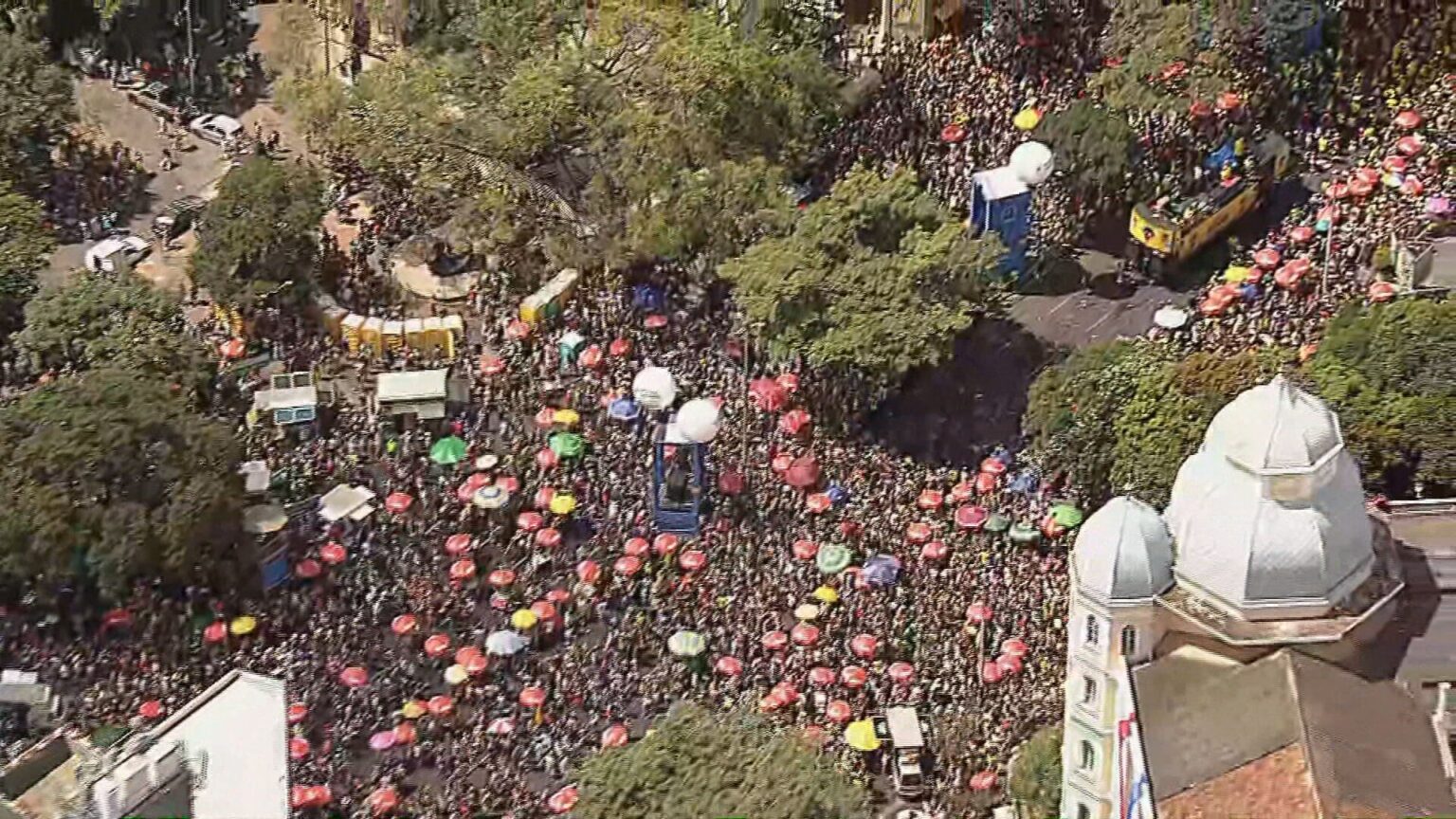 Carnaval de BH: Retirada de Credenciais para Ambulantes Começa Hoje; Confira os Detalhes Carnaval de BH: Retirada de Credenciais para Ambulantes Começa Hoje; Confira os Detalhes
