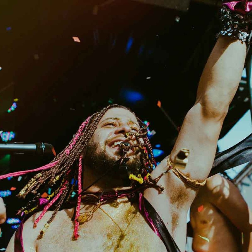 Di Souza Brilha no Carnaval de BH: Conheça os Oito Blocos em que Ele se Apresentará Di Souza Brilha no Carnaval de BH: Conheça os Oito Blocos em que Ele se Apresentará