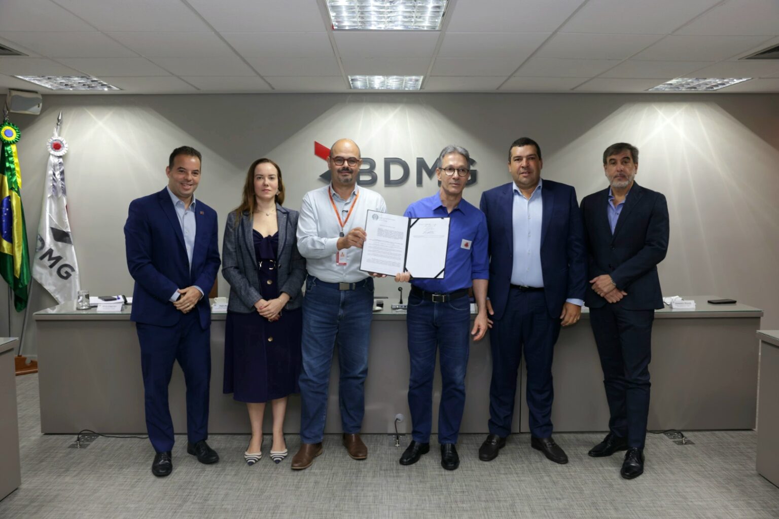 Governo de Minas Gerais Assina Contrato de Concessão da Via Liberdade: Um Marco na Infraestrutura Rodoviária Governo de Minas Gerais Assina Contrato de Concessão da Via Liberdade: Um Marco na Infraestrutura Ro