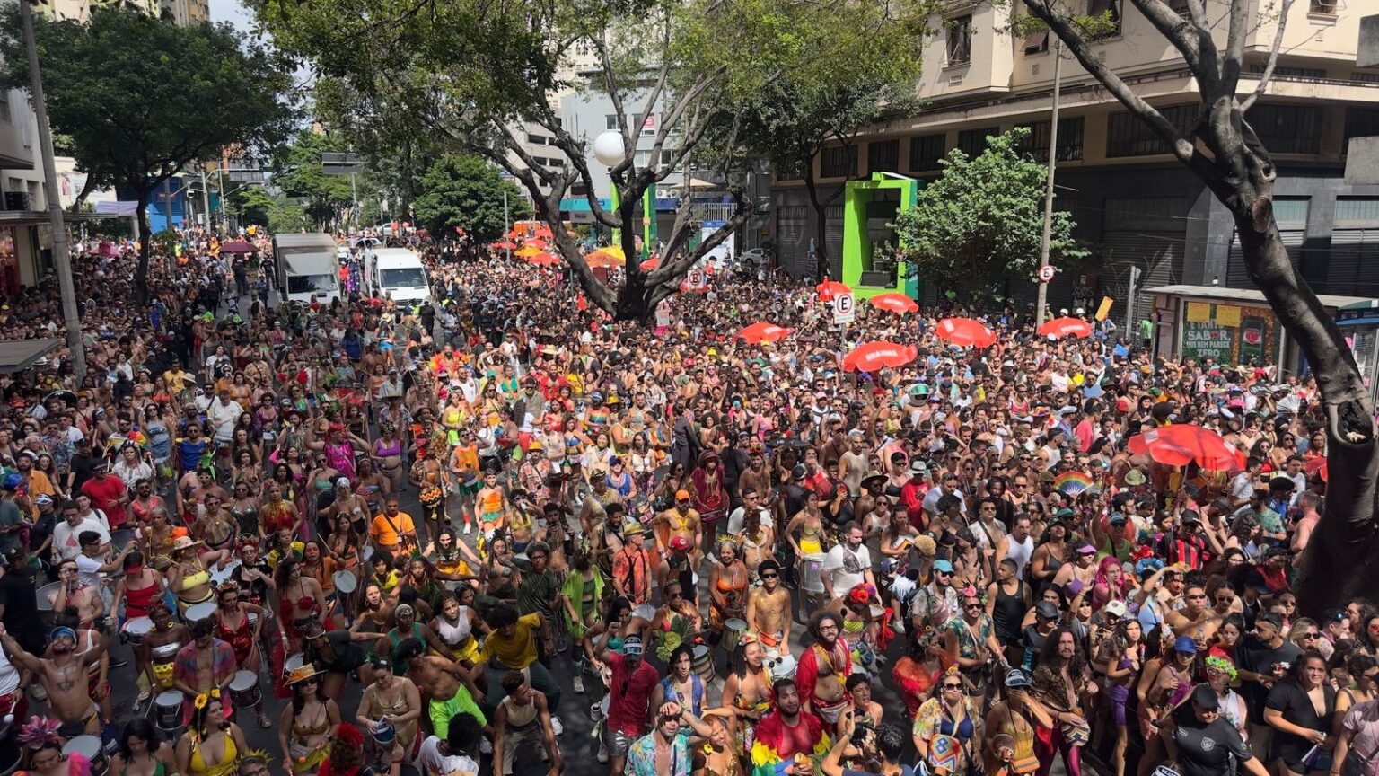 Guia Completo do Pré-Carnaval em BH: Ensaios, Festas e Cortejos Imperdíveis
