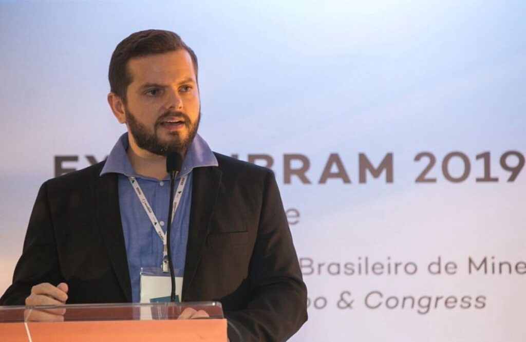 Polícia Federal Solicita Inclusão de Vice-Prefeito de Itaúna na Interpol Polícia Federal Solicita Inclusão de Vice-Prefeito de Itaúna na Interpol