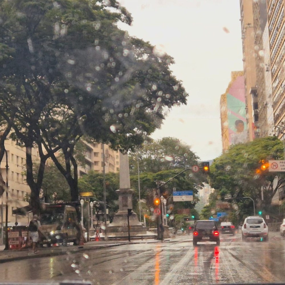 Previsão do Tempo em Belo Horizonte: Chuvas Intensas Neste Domingo (18/1) Previsão do Tempo em Belo Horizonte: Chuvas Intensas Neste Domingo (18/1)