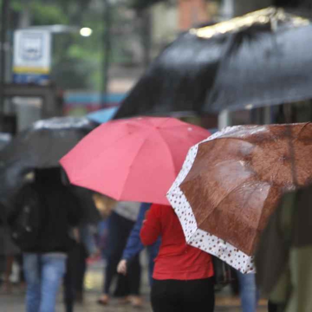 Previsão do Tempo em Belo Horizonte: Chuva e Trovoadas Marcam a Segunda (26/01) Previsão do Tempo em Belo Horizonte: Chuva e Trovoadas Marcam a Segunda (26/01)