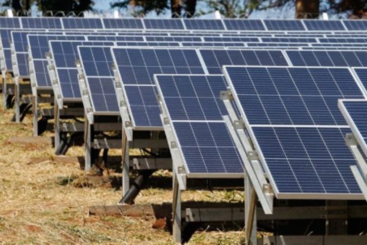 R$ 3,7 Bilhões em Investimentos em Energia Solar: O Futuro Sustentável de Minas Gerais R$ 3,7 Bilhões em Investimentos em Energia Solar: O Futuro Sustentável de Minas Gerais
