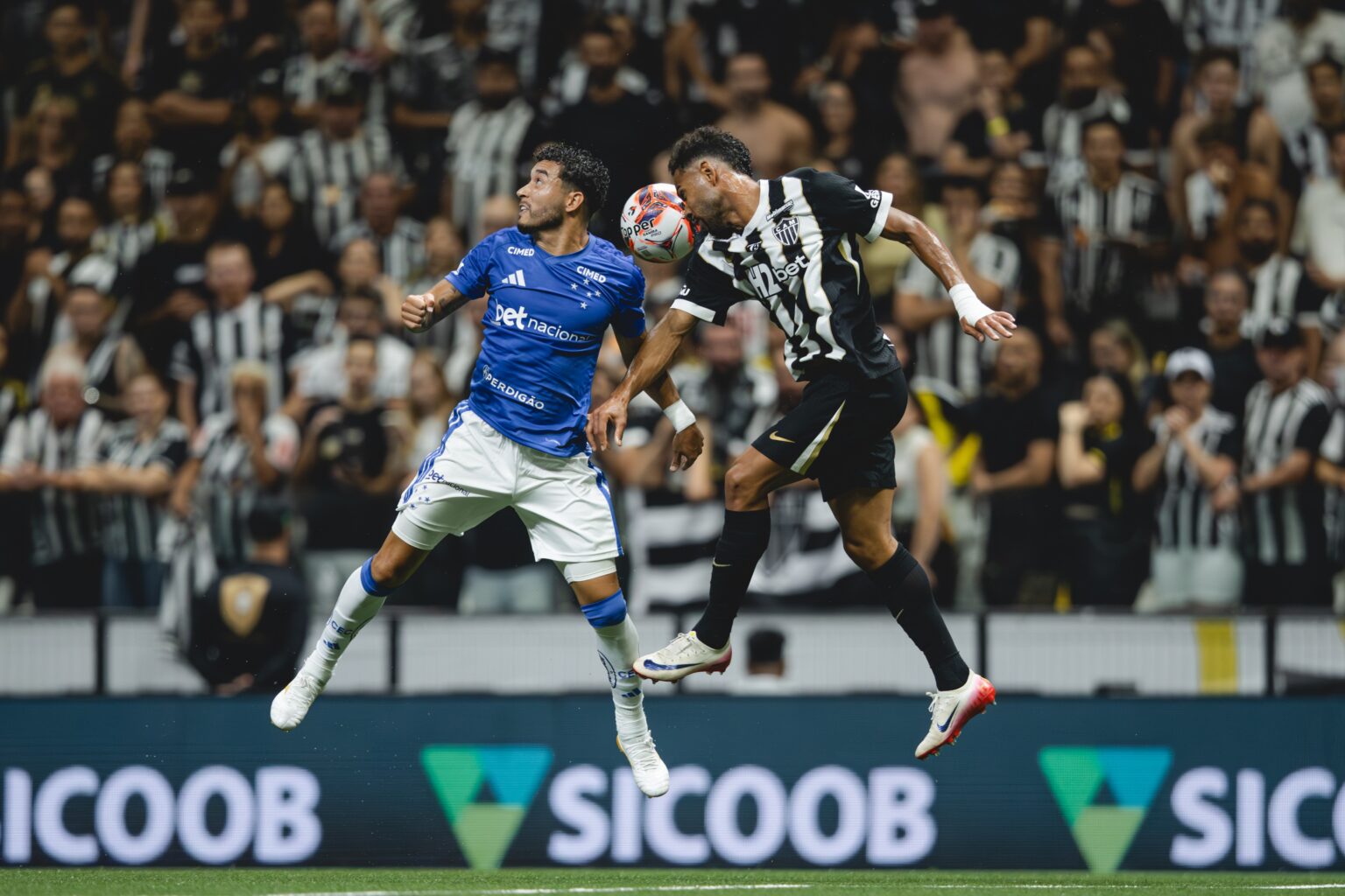 Renan Lodi Provoca Kaio Jorge Após Vitória do Atlético-MG: ‘Aqui é Galo, Molecote’ Renan Lodi Provoca Kaio Jorge Após Vitória do Atlético-MG: 'Aqui é Galo, Molecote'
