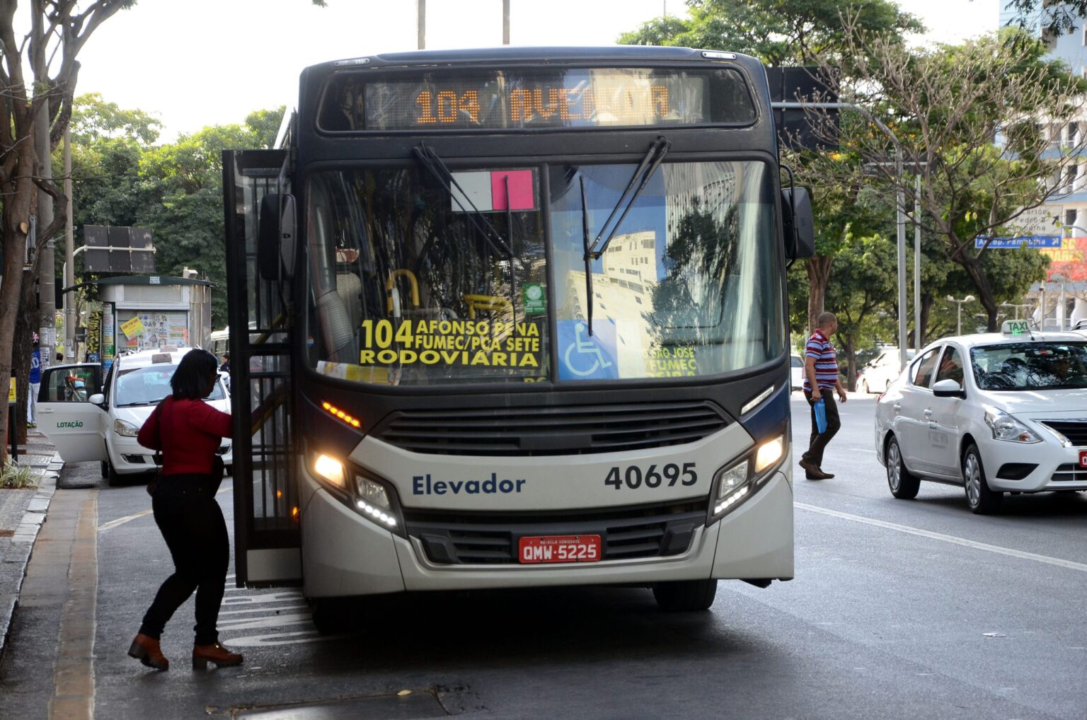 Tarifa Zero aos Domingos: Economia para Famílias em Belo Horizonte