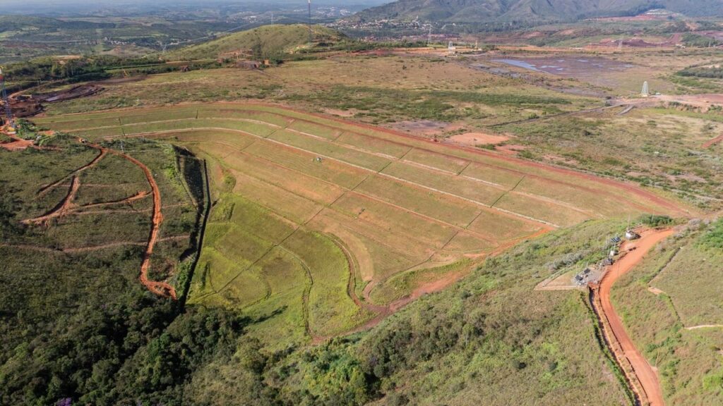 Transbordamento em Minas: Entenda as Estruturas da Mineração e Seus Efeitos Transbordamento em Minas: Entenda as Estruturas da Mineração e Seus Efeitos