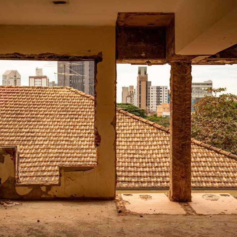 Transformação de Prédio Abandonado em Hotel de Luxo: O Olhar Artístico de Bernardo Lemes Transformação de Prédio Abandonado em Hotel de Luxo: O Olhar Artístico de Bernardo Lemes