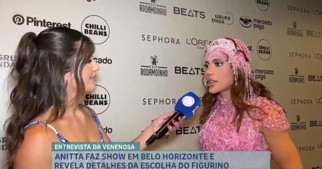 Anitta Fala sobre Looks e Caso do Cão Orelha em Entrevista à Hora da Venenosa Anitta Fala sobre Looks e Caso do Cão Orelha em Entrevista à Hora da Venenosa