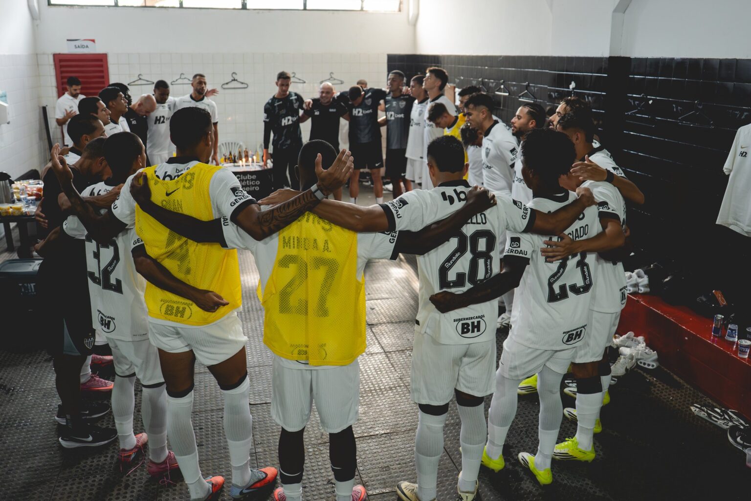 Atlético-MG Enfrenta Mês Crucial: Semifinal do Mineiro e Início do Brasileirão Atlético-MG Enfrenta Mês Crucial: Semifinal do Mineiro e Início do Brasileirão