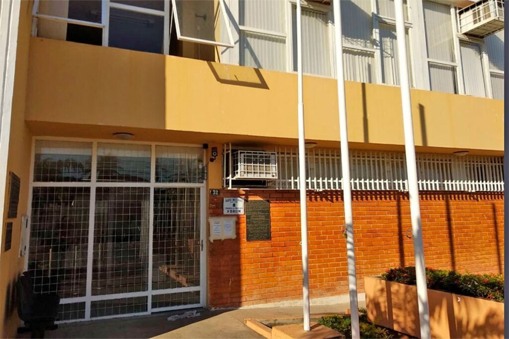 Ex-prefeito e empresários condenados por fraude em licitação em Almenara Ex-prefeito e empresários condenados por fraude em licitação em Almenara