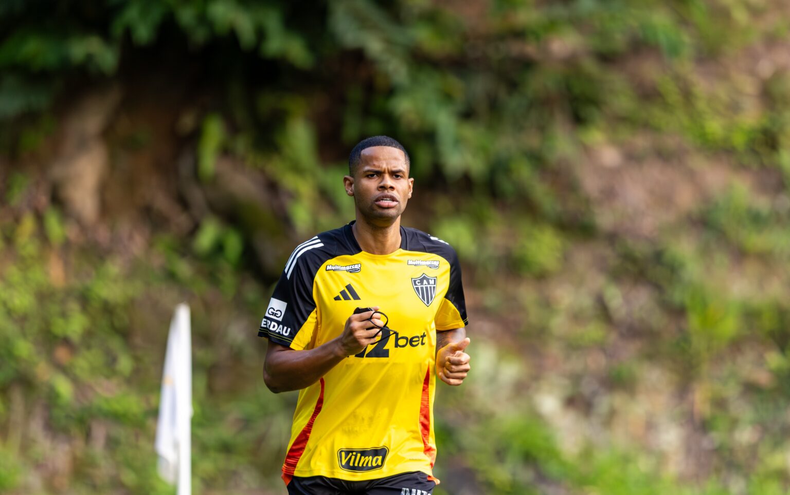 Expectativa de Estreia: Júnior Santos se Reergue no Atlético-MG Após Lesão Expectativa de Estreia: Júnior Santos se Reergue no Atlético-MG Após Lesão