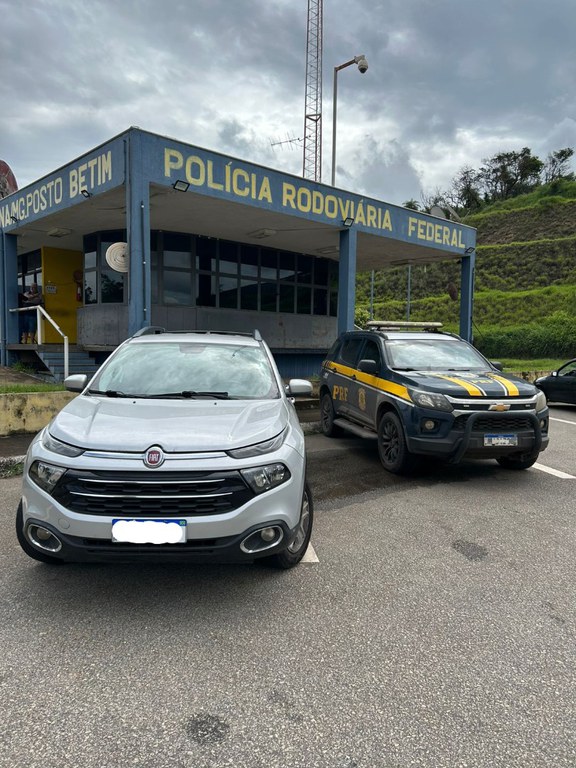 Fiat Toro Furtada em BH é Recuperada pela PRF na BR-262 em Betim (MG) Fiat Toro Furtada em BH é Recuperada pela PRF na BR-262 em Betim (MG)