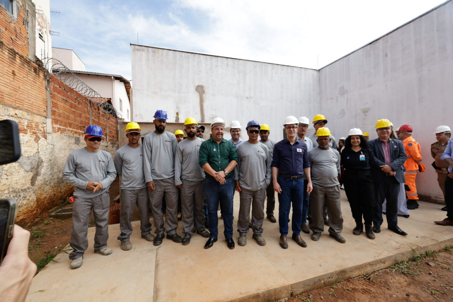 Governo de Minas Gerais Acompanha Avanços na Construção de UBS em Montes Claros Governo de Minas Gerais Acompanha Avanços na Construção de UBS em Montes Claros