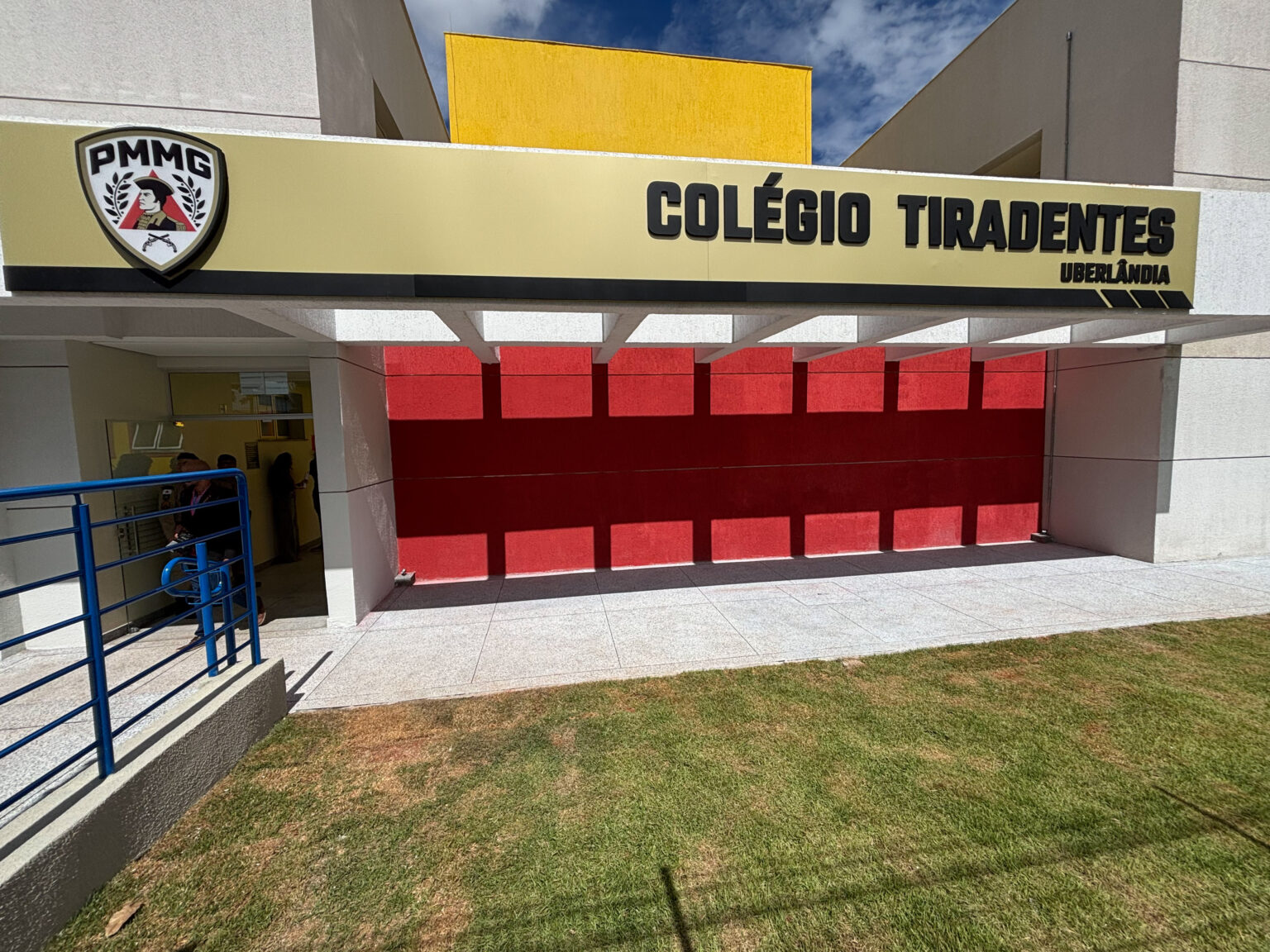 Nova Unidade do Colégio Tiradentes em Uberlândia é Inaugurada pelo Governo de Minas Nova Unidade do Colégio Tiradentes em Uberlândia é Inaugurada pelo Governo de Minas