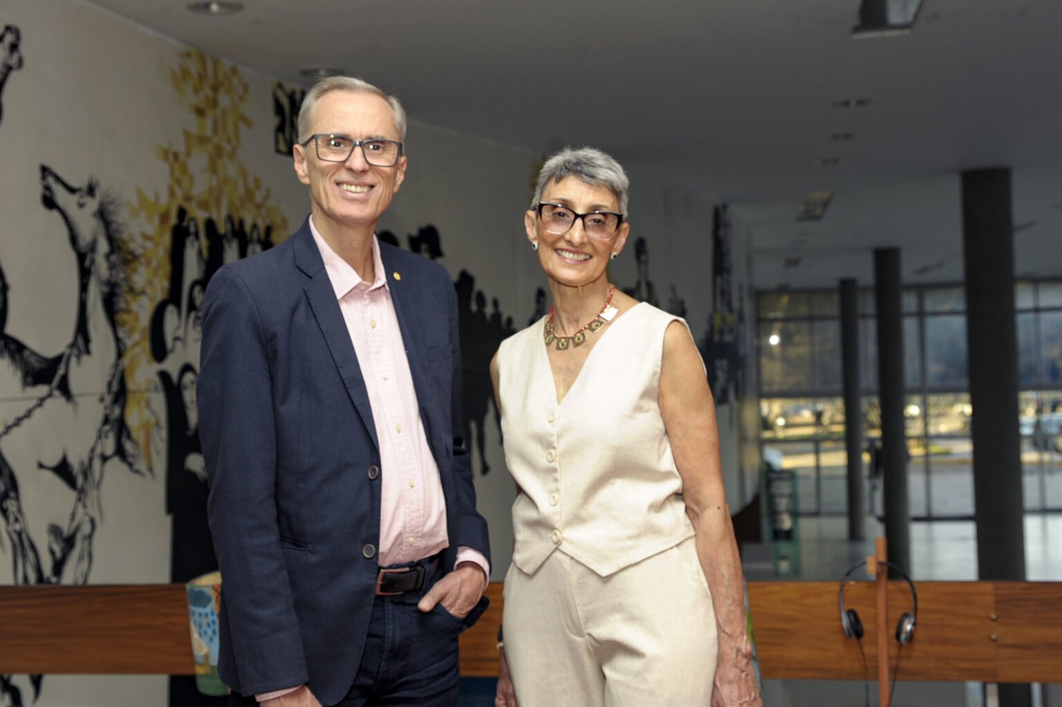 Alessandro Moreira e Alamanda Kfoury Tomam Posse como Reitor e Vice-Reitora da UFMG Alessandro Moreira e Alamanda Kfoury Tomam Posse como Reitor e Vice-Reitora da UFMG