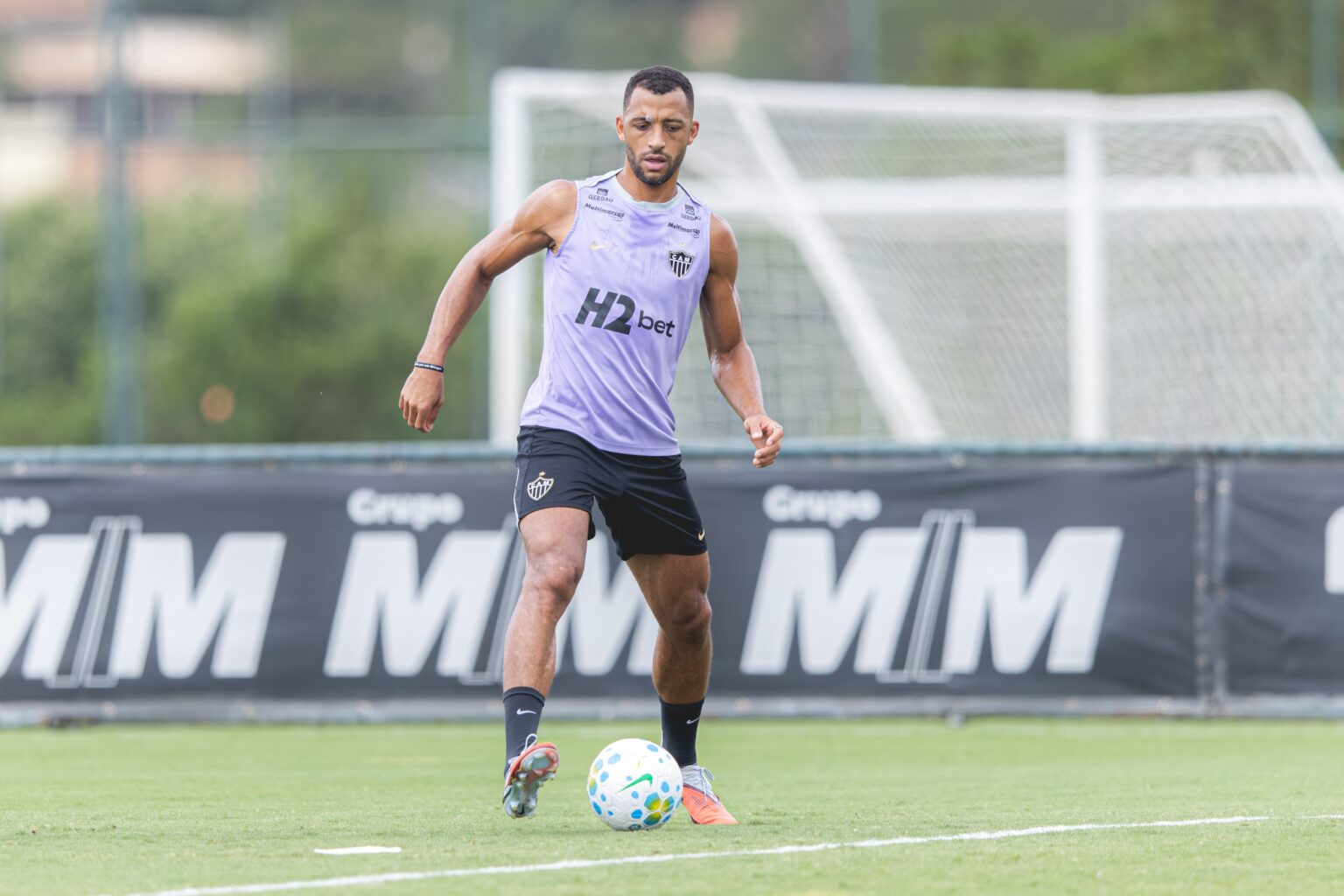 Atlético-MG Enfrenta Desfalque na Zaga Antes do Confronto com o Vitória Atlético-MG Enfrenta Desfalque na Zaga Antes do Confronto com o Vitória