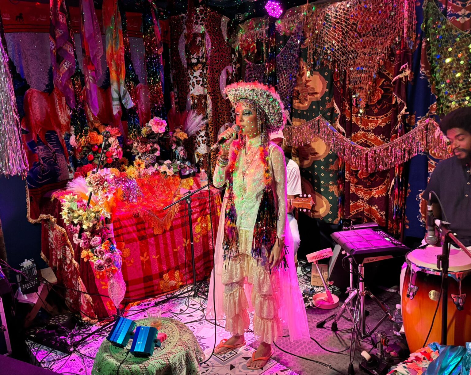 Celebração dos 20 anos da Casa da Mãe: Mãeana relembra o surgimento do ‘Mãeana Canta JG’ Celebração dos 20 anos da Casa da Mãe: Mãeana relembra o surgimento do ‘Mãeana Canta JG’