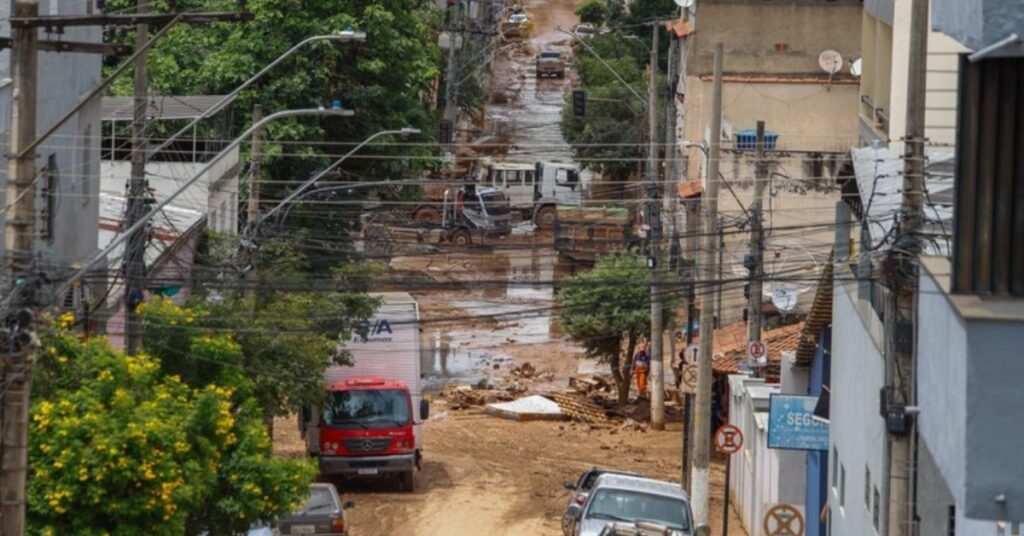 Chuvas em MG: Governo Destina R$ 16,1 Milhões para Defesa Civil na Zona da Mata Chuvas em MG: Governo Destina R$ 16,1 Milhões para Defesa Civil na Zona da Mata