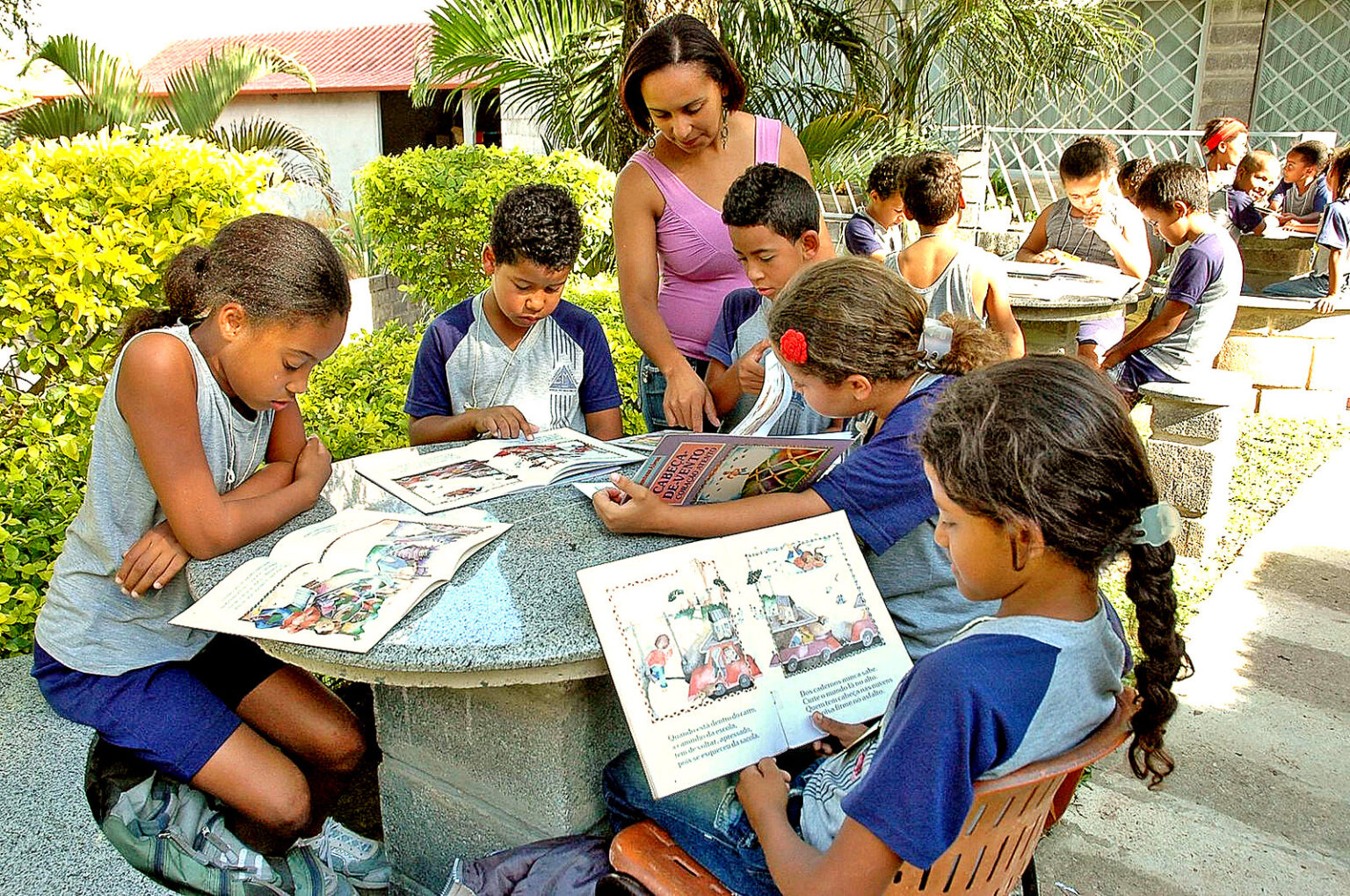 Discussão sobre os terceirizados da educação em BH ocorre nesta quarta-feira (4) Discussão sobre os terceirizados da educação em BH ocorre nesta quarta-feira (4)