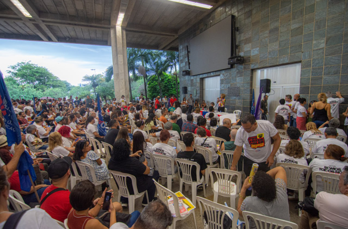Greve na Educação em Minas Gerais: Trabalhadores Continuam Mobilizados por Reivindicações Salariais Imagem do artigo