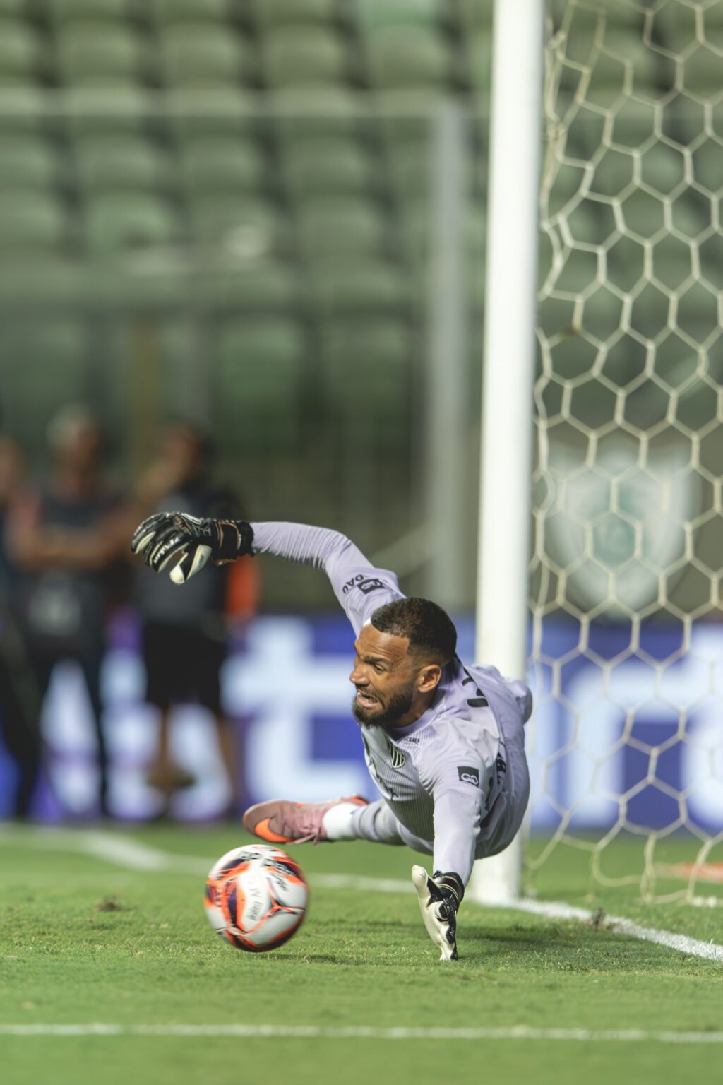Everson Alcança Marca Impressionante de 86 Pênaltis Defendidos no Atlético-MG Everson Alcança Marca Impressionante de 86 Pênaltis Defendidos no Atlético-MG