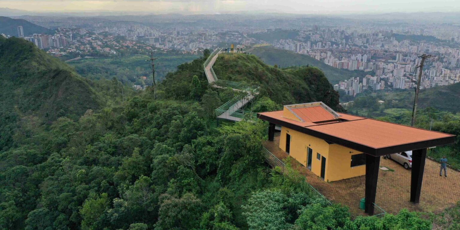 Justiça Interrompe Atividades de Mineração na Serra do Curral em Belo Horizonte Justiça Interrompe Atividades de Mineração na Serra do Curral em Belo Horizonte