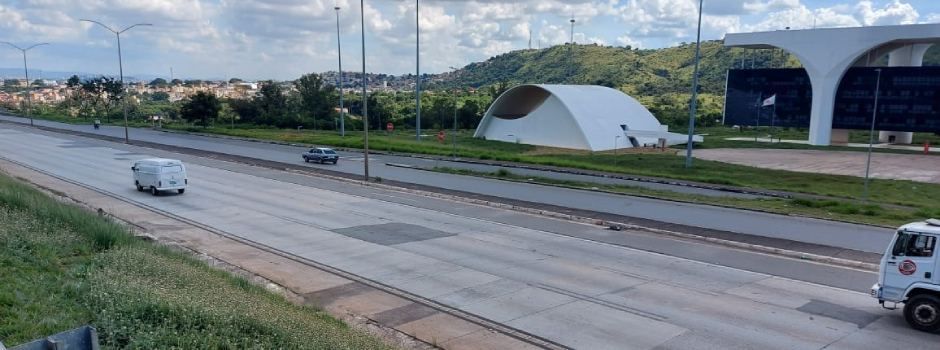 Passarela de 312 Metros na MG-010: Avanço na Segurança Viária da Cidade Administrativa Passarela de 312 Metros na MG-010: Avanço na Segurança Viária da Cidade Administrativa