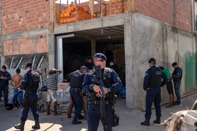 Seis Detidos em Operação de Combate a Furto de Cabos em Curitiba Seis Detidos em Operação de Combate a Furto de Cabos em Curitiba