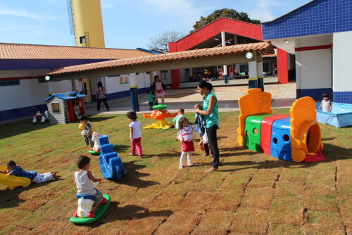 Sind-REDE Rejeita Novo Integral da SMED: Implicações para a Educação Infantil em Belo Horizonte Sind-REDE Rejeita Novo Integral da SMED: Implicações para a Educação Infantil em Belo Horizonte