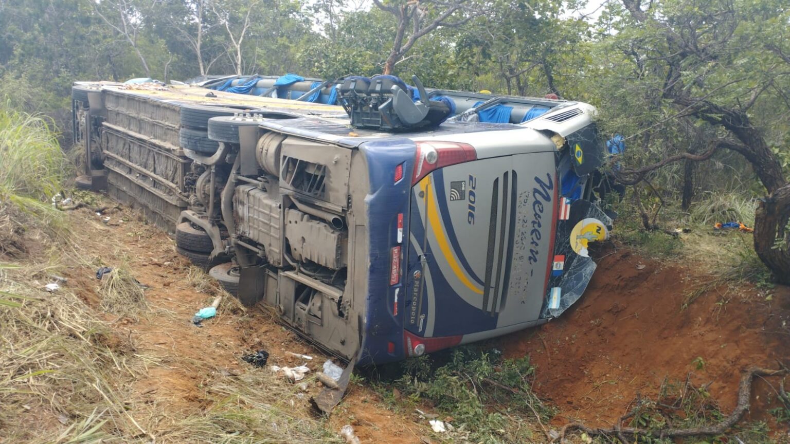 Tragédia na BR-251: Acidente de ônibus em Grão Mogol deixa mortos e feridos