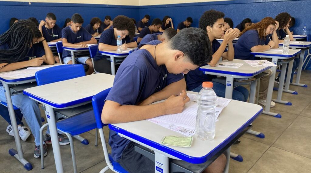 Cidades de Minas Gerais Lutam para Alcançar Meta de Alfabetização Infantil Cidades de Minas Gerais Lutam para Alcançar Meta de Alfabetização Infantil