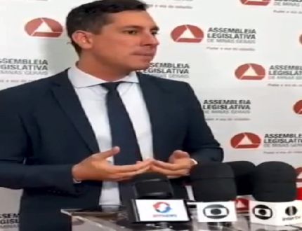 Deputado Lasmar Critica Governador Mateus Simões em Coletiva na ALMG Deputado Lasmar Critica Governador Mateus Simões em Coletiva na ALMG
