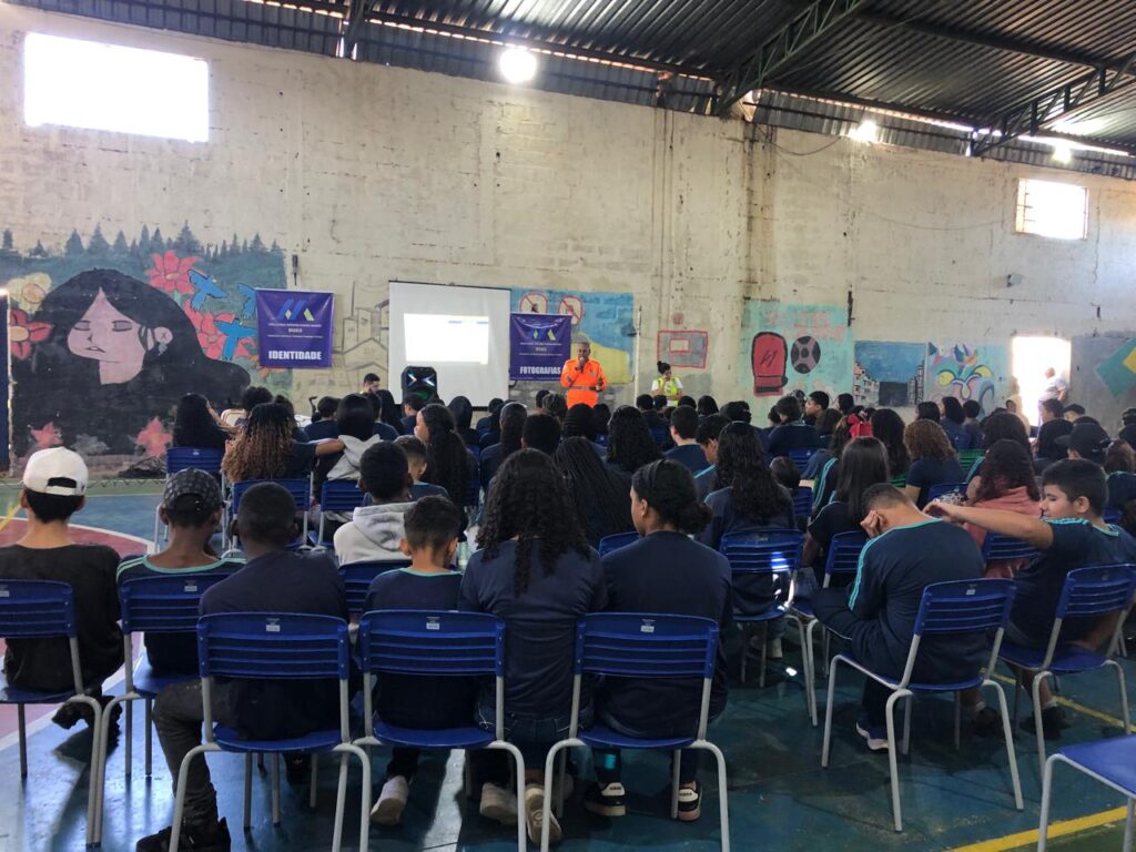 Detran-MG Realiza Ação Educativa em Escola de Belo Horizonte para Promover Segurança no Trânsito