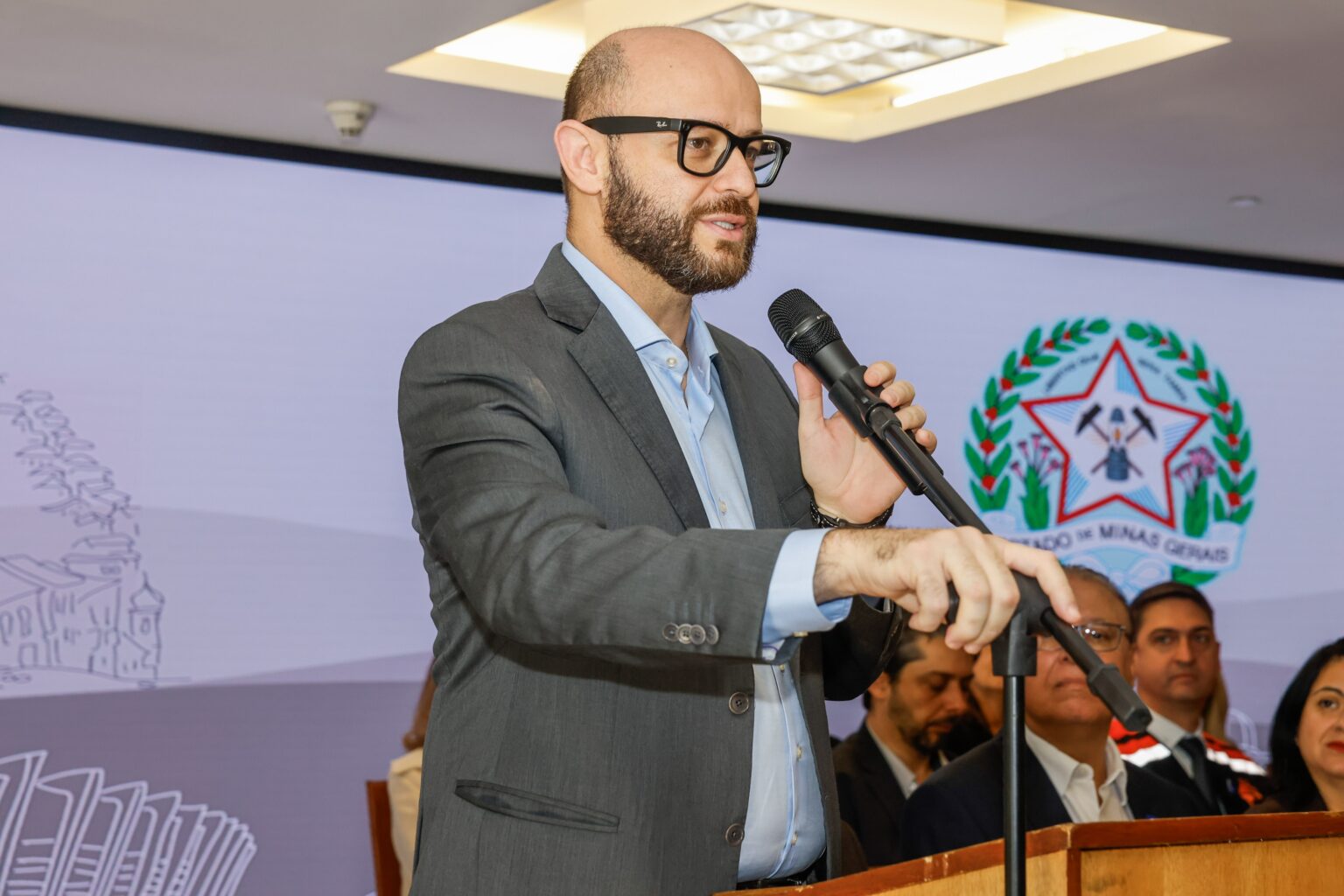 Exoneração de Rossieli Soares: Governo de MG Alega Investigação da CGE como Motivo Exoneração de Rossieli Soares: Governo de MG Alega Investigação da CGE como Motivo