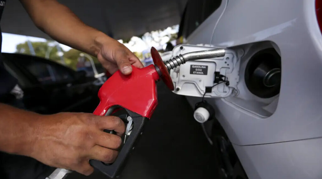 Gasolina em Belo Horizonte: Preço Alcança R$ 7,06 e Aumenta Competitividade do Etanol Gasolina em Belo Horizonte: Preço Alcança R$ 7,06 e Aumenta Competitividade do Etanol