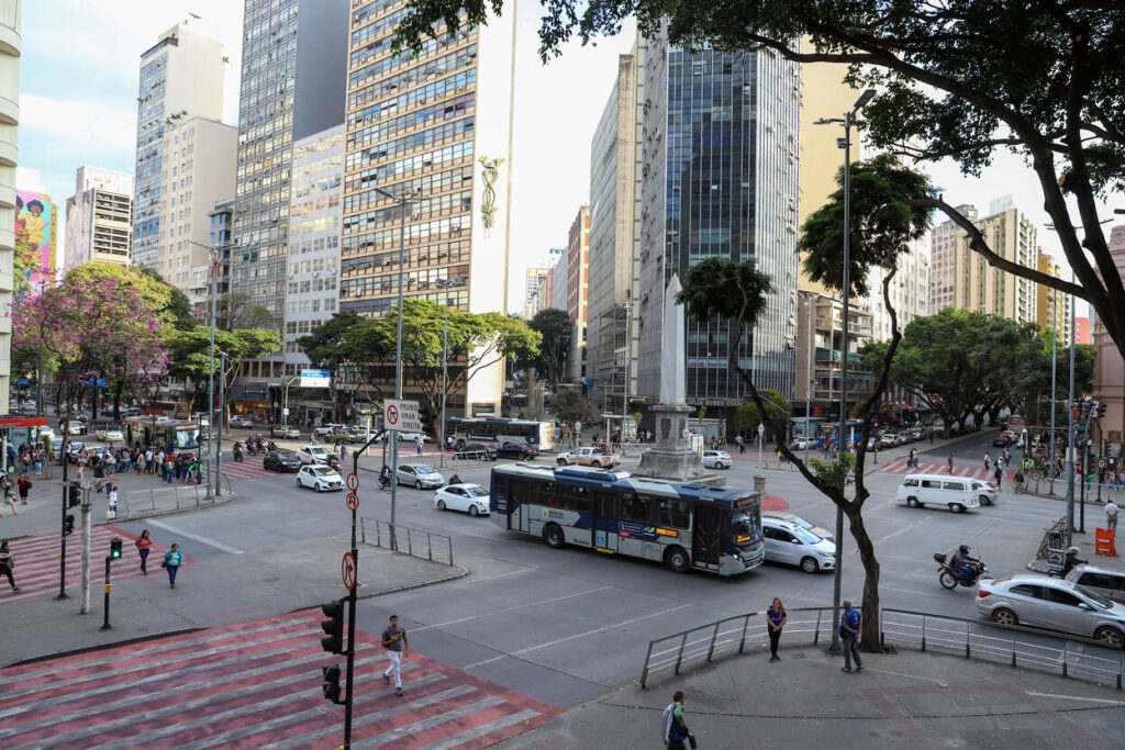 A ‘Times Square’ de Belo Horizonte: Pedido Aprovado, Mas Aguardando Análise do Conselho A 'Times Square' de Belo Horizonte: Pedido Aprovado, Mas Aguardando Análise do Conselho