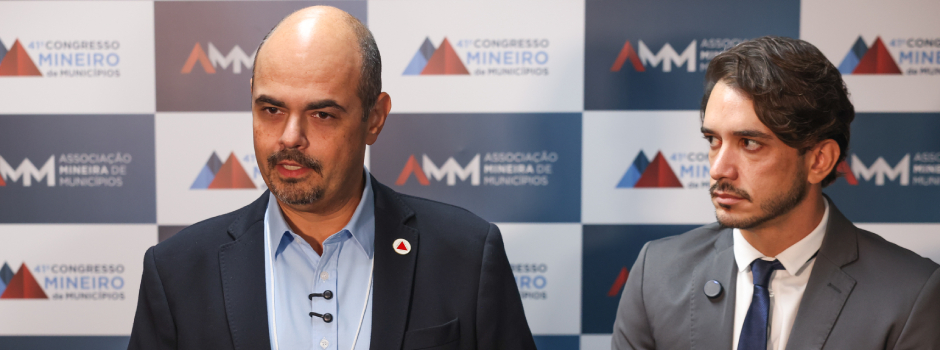 Aditivo ao Acordo de Saúde é Anunciado em Congresso Mineiro de Municípios Aditivo ao Acordo de Saúde é Anunciado em Congresso Mineiro de Municípios