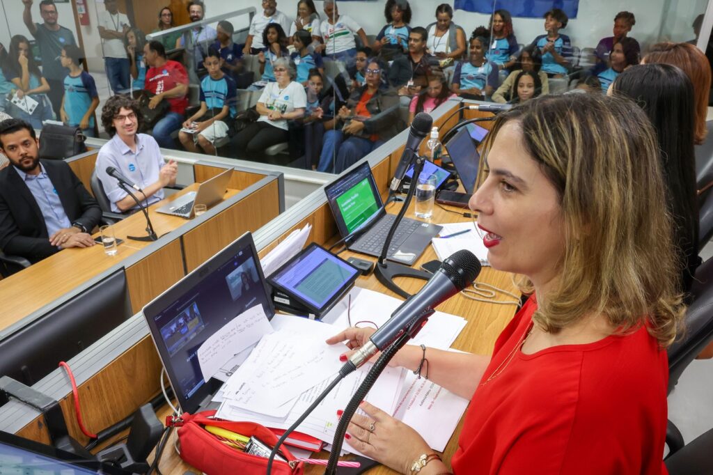 Educação em Minas Gerais: R$ 8 Bilhões em Investimentos Perdidos