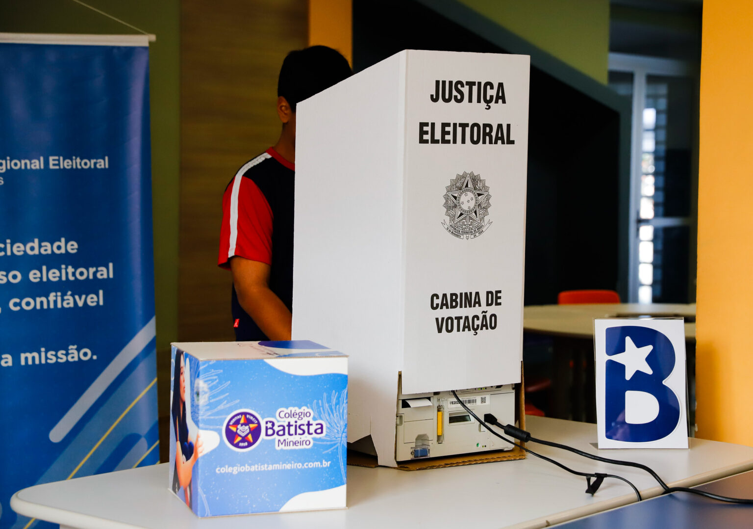 Estudantes de BH Votam nas Eleições para Vereadores Mirins: Um Passo para a Cidadania
