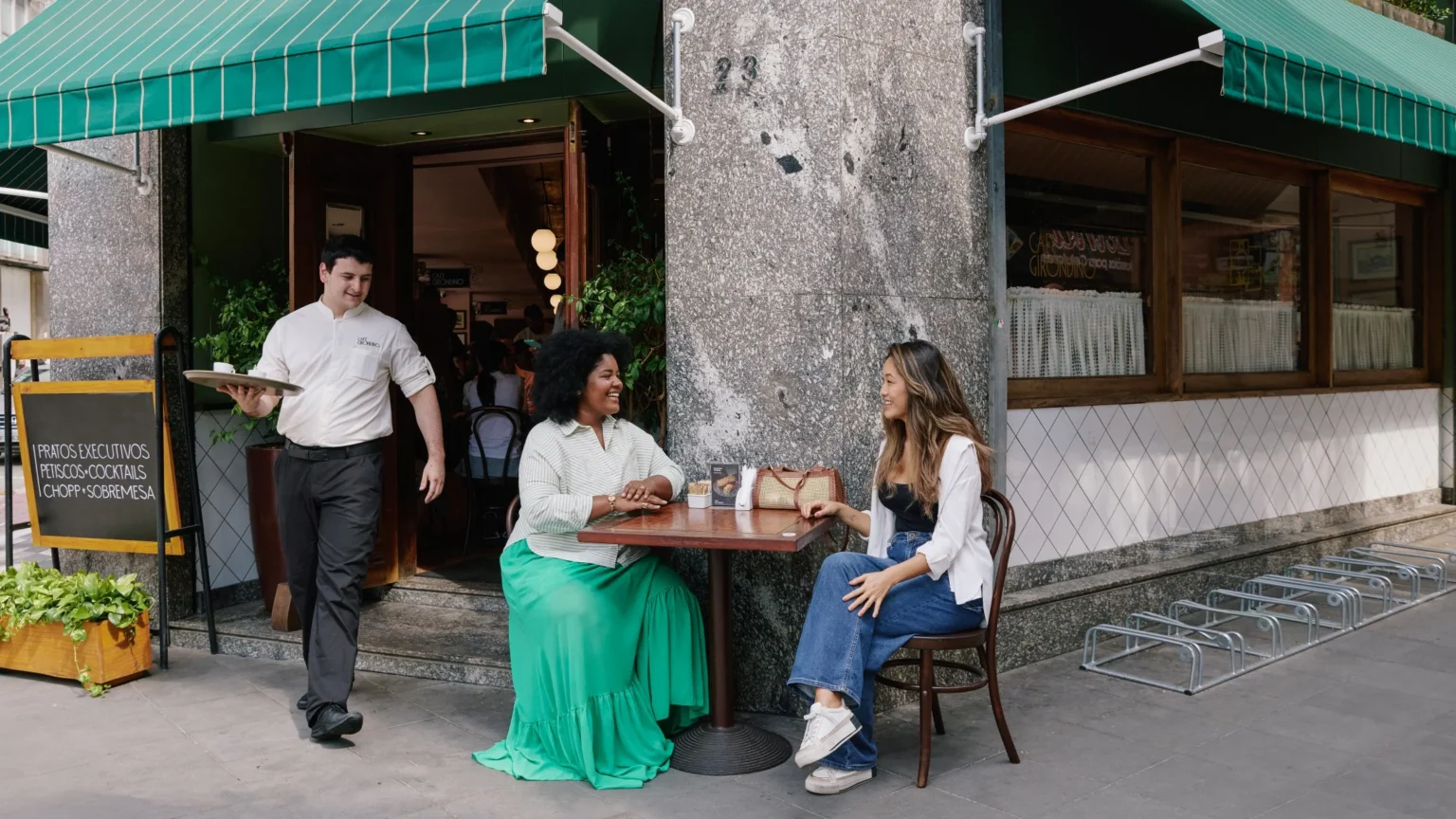 Airbnb impulsiona mais de R$ 1,2 bilhão na economia de Belo Horizonte Airbnb impulsiona mais de R$ 1,2 bilhão na economia de Belo Horizonte