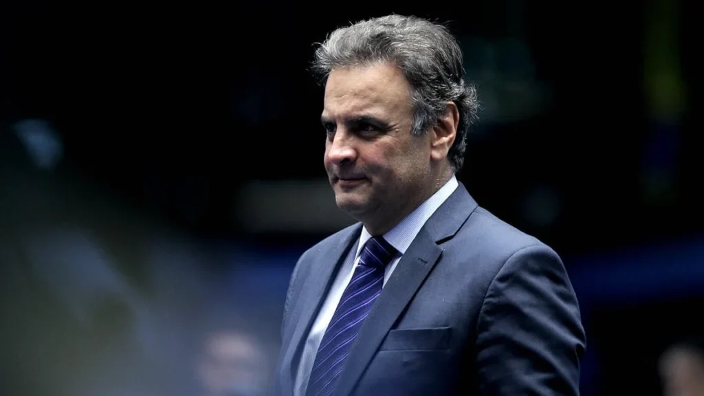 Aécio Neves confirma candidatura ao Senado por Minas Gerais após recuo estratégico