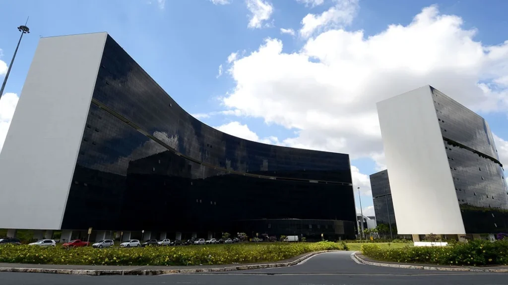 Arrecadação de Minas Gerais alcança R$ 80,3 bilhões com crescimento nominal, mas economia segue está