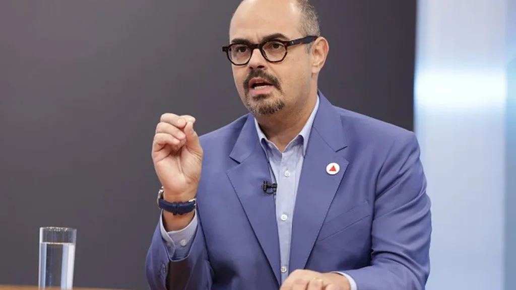 Entrevista Exclusiva com Mateus Simões: Desafios e Prioridades no Governo de Minas Gerais